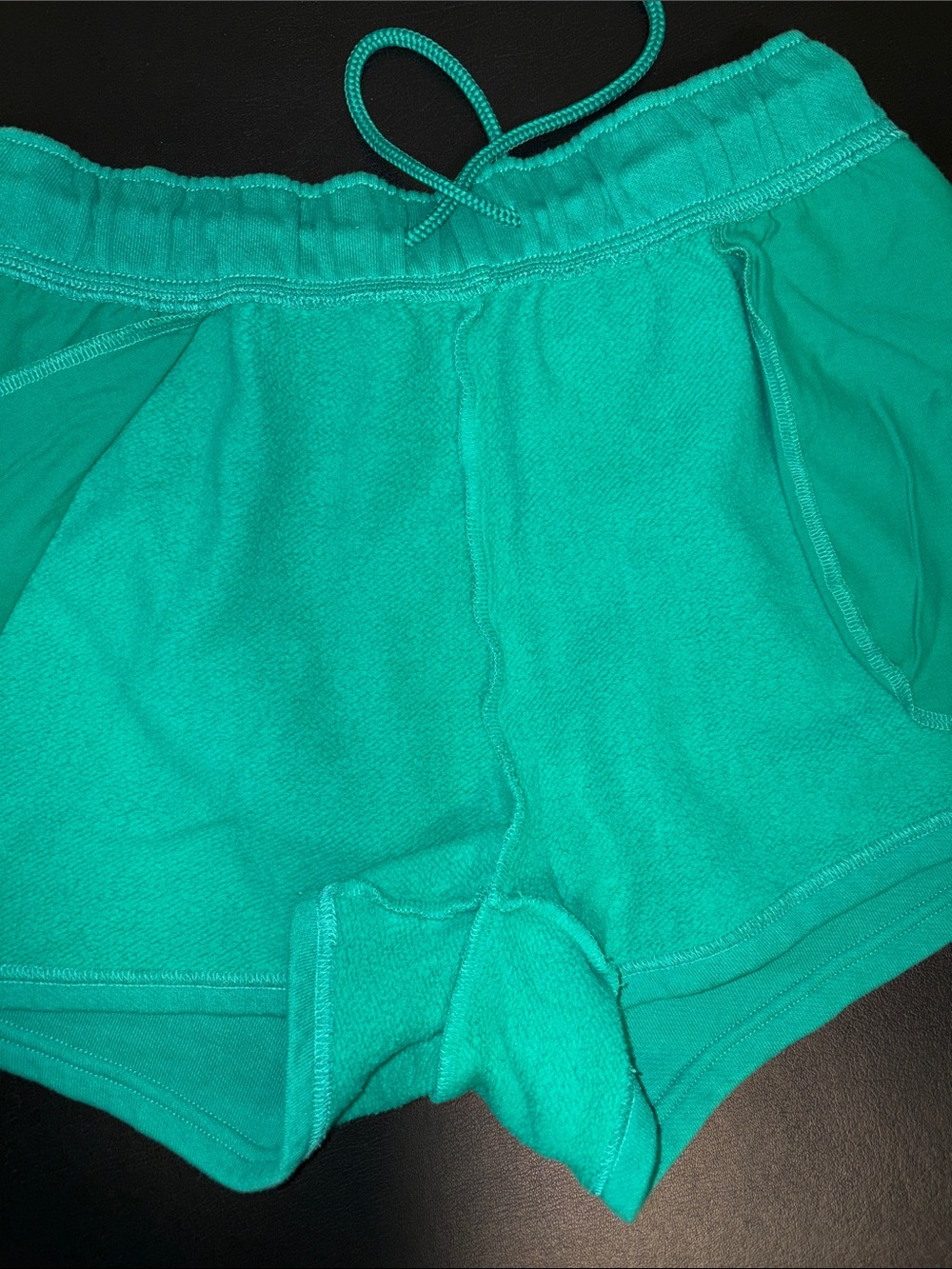 ALO Yoga spruce Green sweat Shorts S - Picture 3 of 4